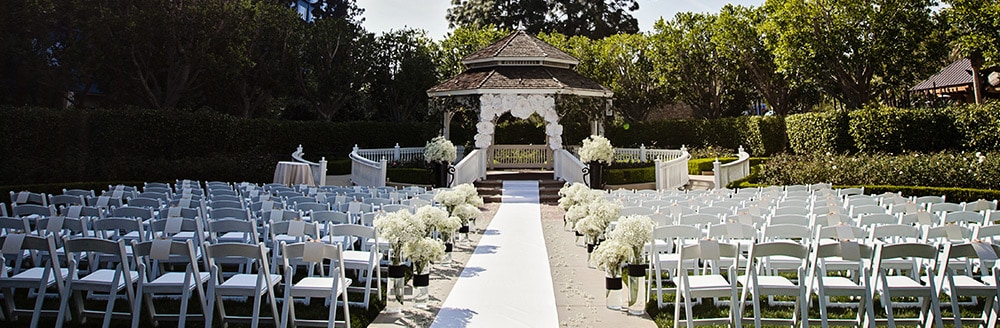 Rose Court Garden At Disneyland Hotel California Weddings Wishes Rose Court Garden