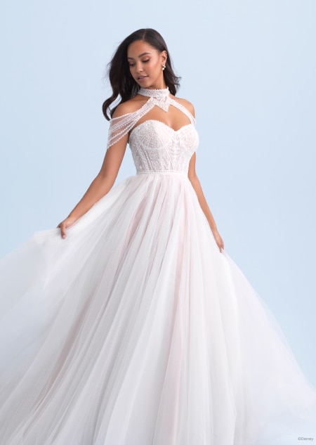 A wedding dress with a lacy choker inspired by Jasmine from Aladdin