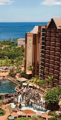 The pool area and ocean at Aulani, A Disney Resort & Spa in Ko Olina, Hawaiʻi