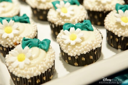 Wedding Cake Wednesday Bow Daisy Cupcakes Disney Weddings