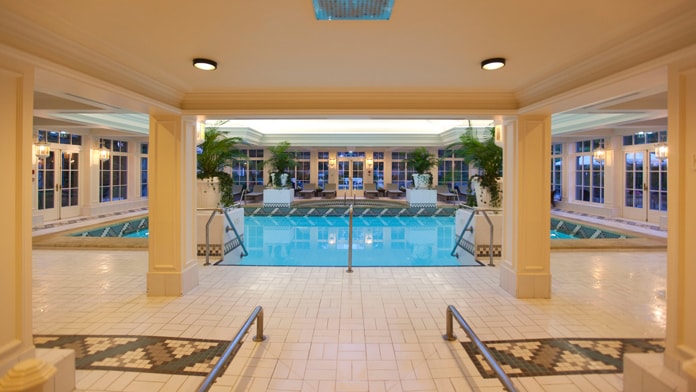 The indoor pool at Disneyland Hotel in Paris